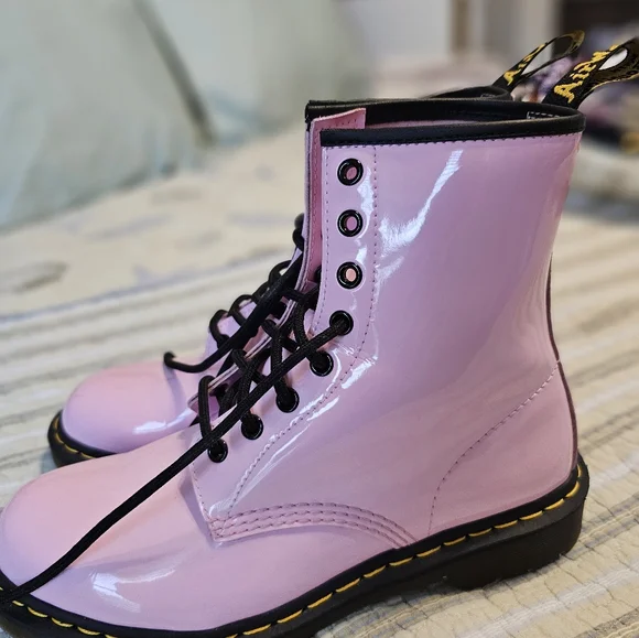 New Dr. Martens 1470 Pink Patent Lamper Lace Boots - Picture 5 of 8